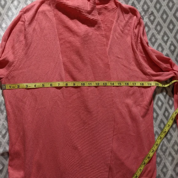 Coral cardigan Sweater Boho Ribbed Detailing Longer Length in Front Size Medium - Picture 10 of 16